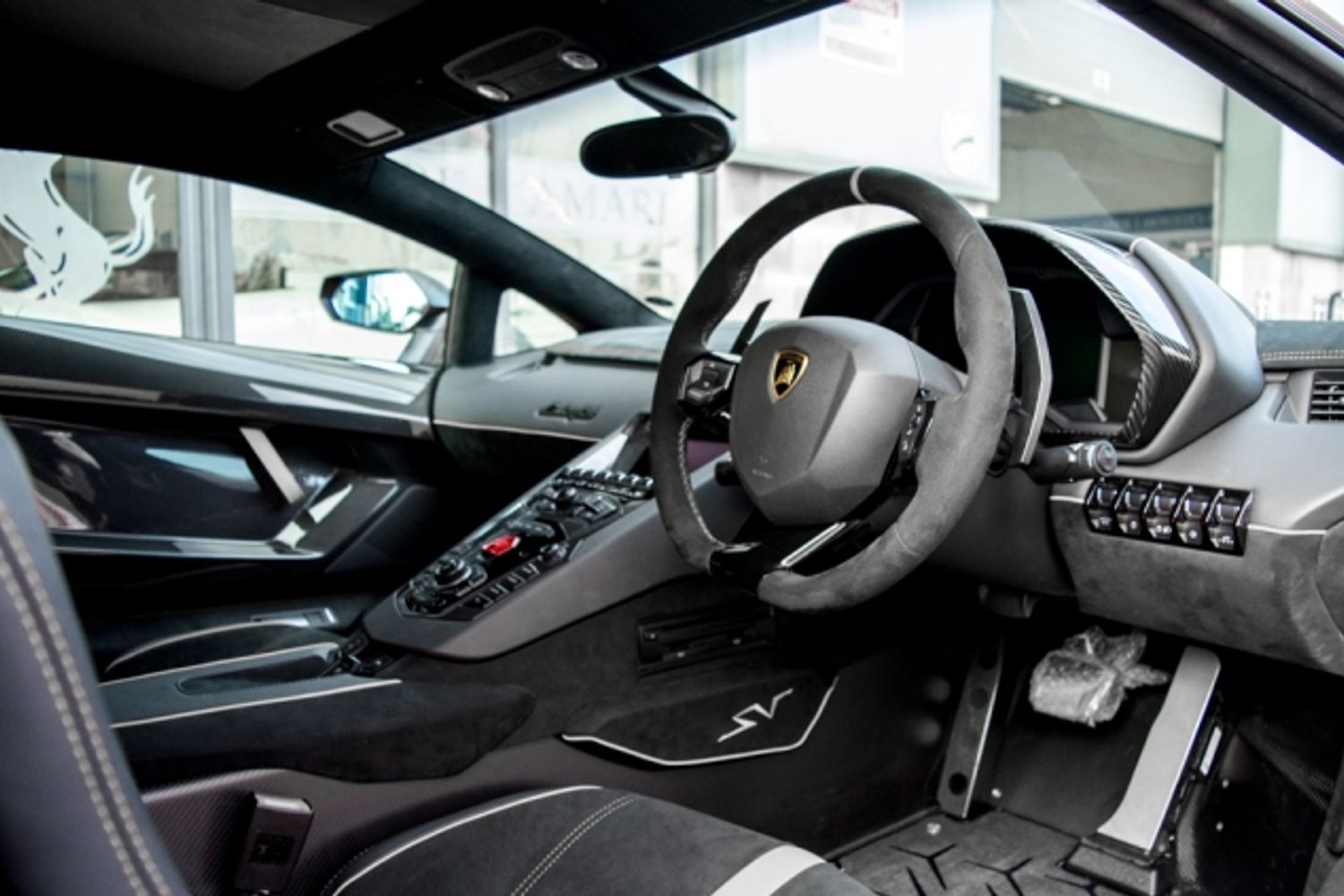 LAMBORGHINI AVENTADOR SV