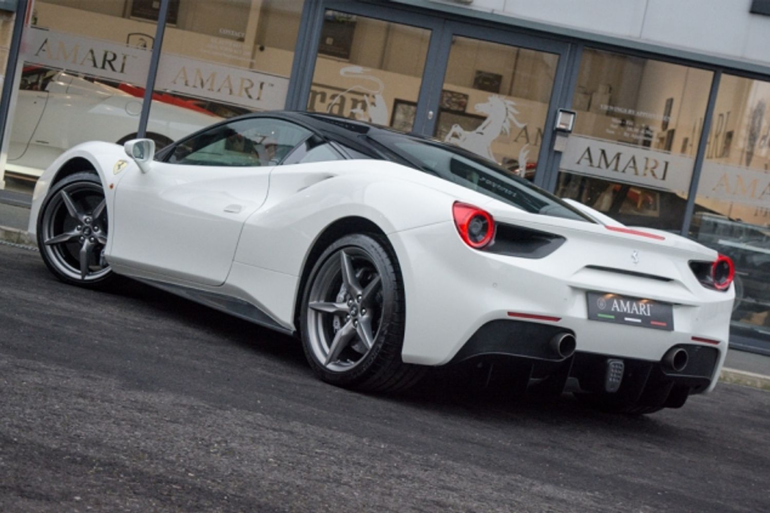 FERRARI 488 PETROL Coupe 3.9 GTB 2DR Semi Automatic