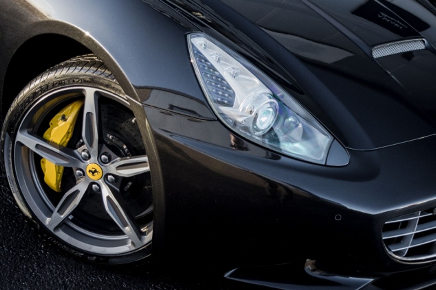 FERRARI CALIFORNIA 30 Convertible 4.3 2 PLUS 2 2DR Semi Automatic