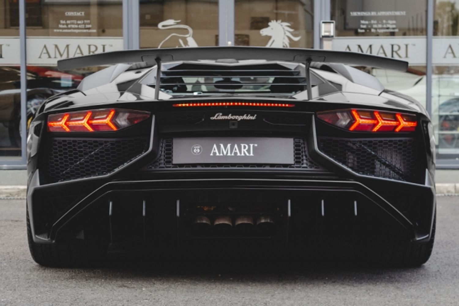 LAMBORGHINI AVENTADOR SV