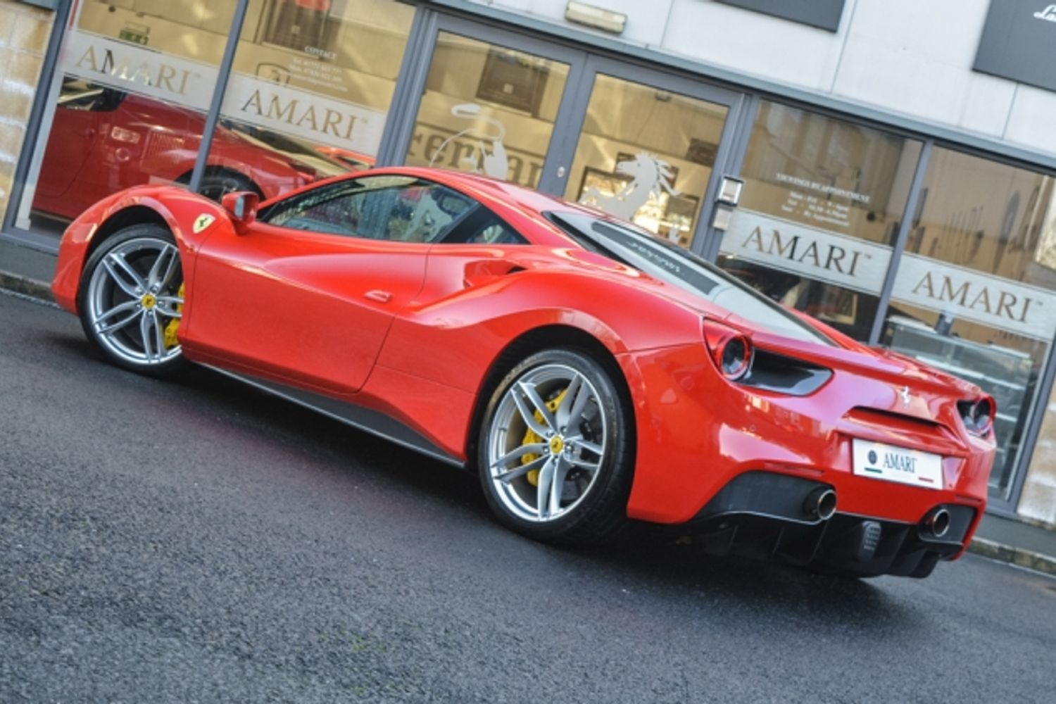FERRARI 488 PETROL Coupe 3.9 GTB 2DR Semi Automatic