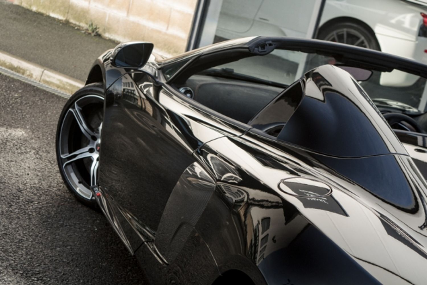 MCLAREN 650S CONVERTIBLE 3.8 V8 SPIDER 2DR