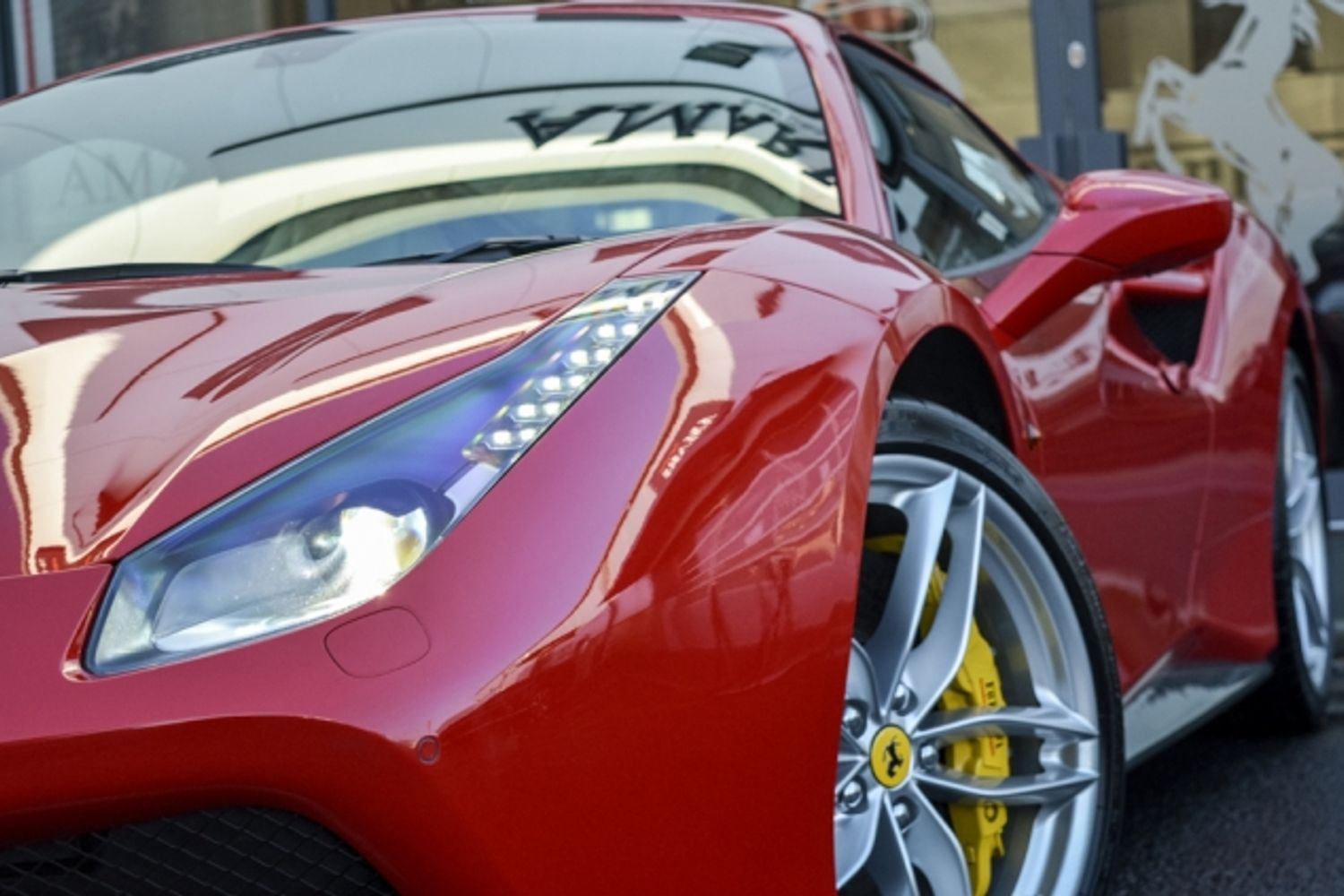 FERRARI 488 PETROL Coupe 3.9 GTB 2DR Semi Automatic