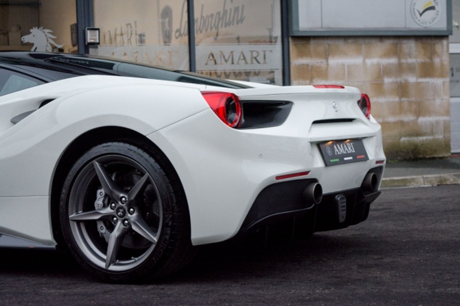 FERRARI 488 PETROL Coupe 3.9 GTB 2DR Semi Automatic