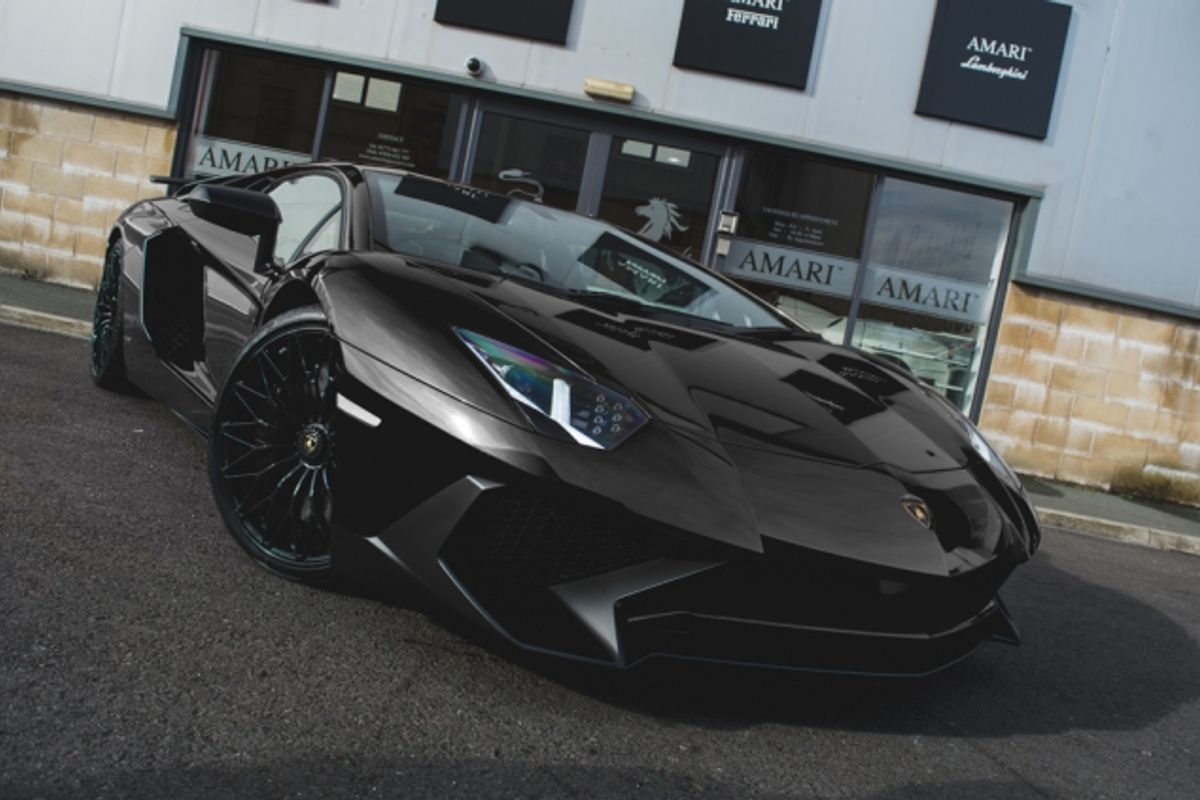 LAMBORGHINI AVENTADOR SV
