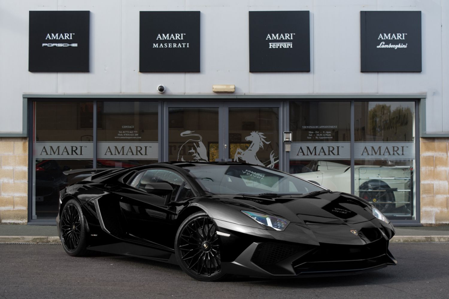 LAMBORGHINI AVENTADOR SV