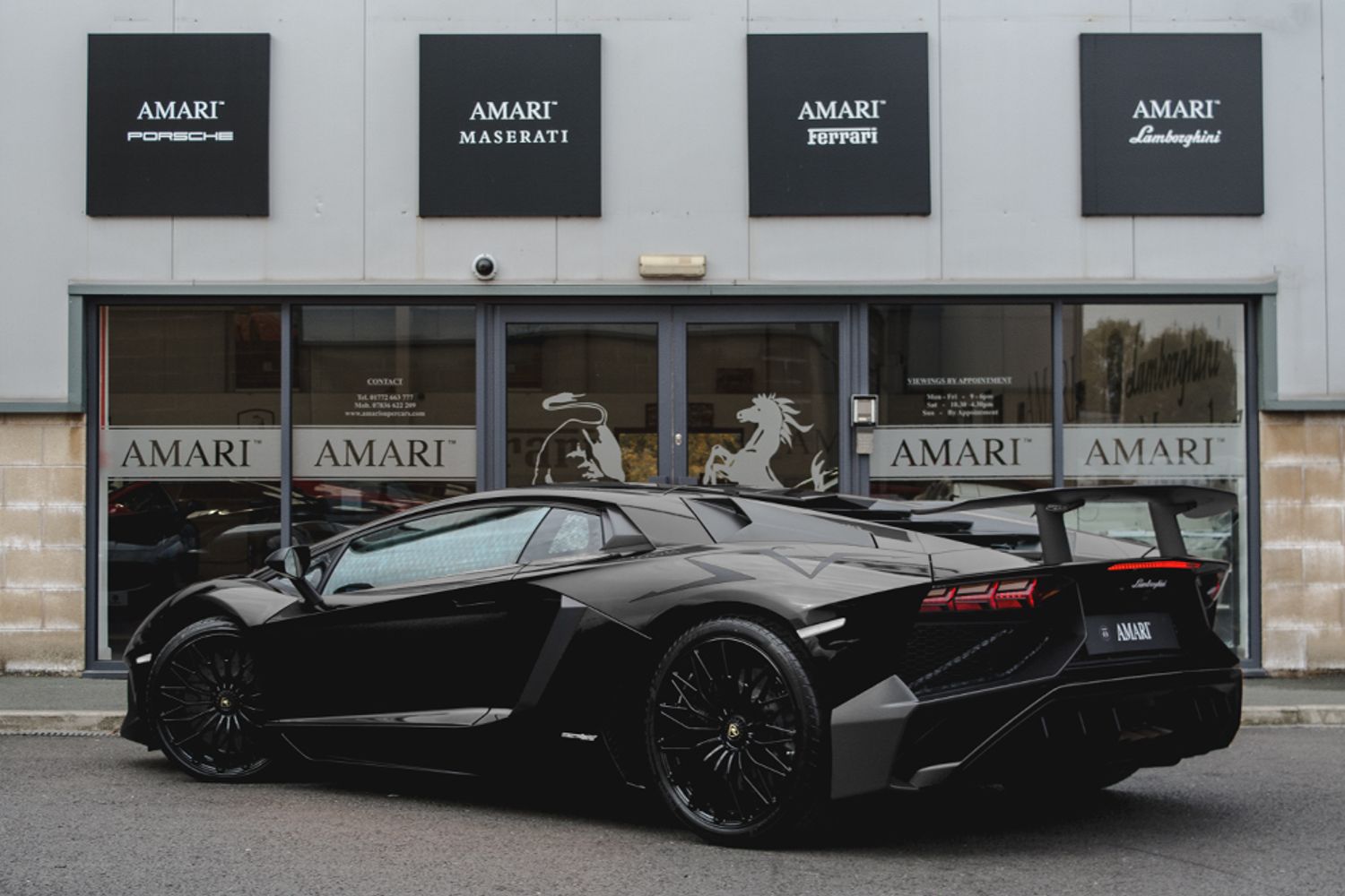 LAMBORGHINI AVENTADOR SV