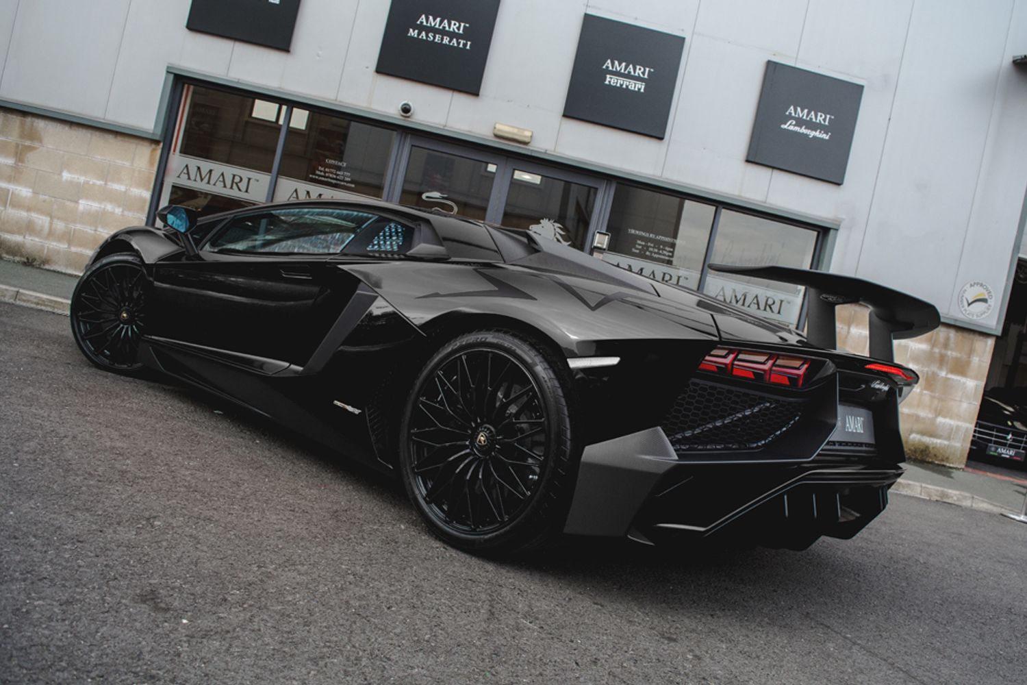 LAMBORGHINI AVENTADOR SV