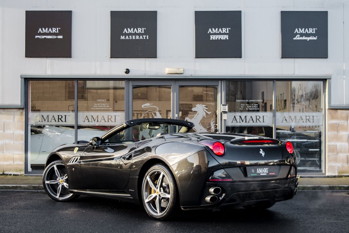 FERRARI CALIFORNIA 30 Convertible 4.3 2 PLUS 2 2DR Semi Automatic