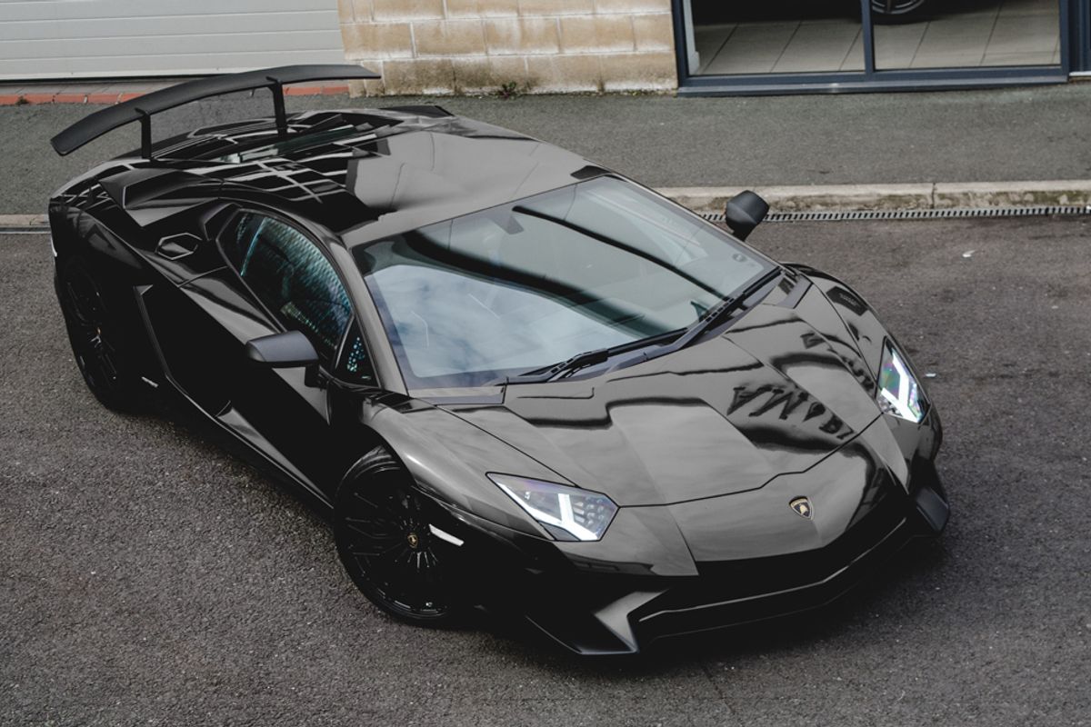 LAMBORGHINI AVENTADOR SV