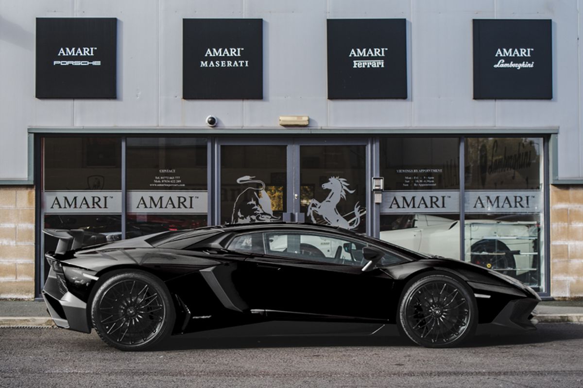 LAMBORGHINI AVENTADOR SV