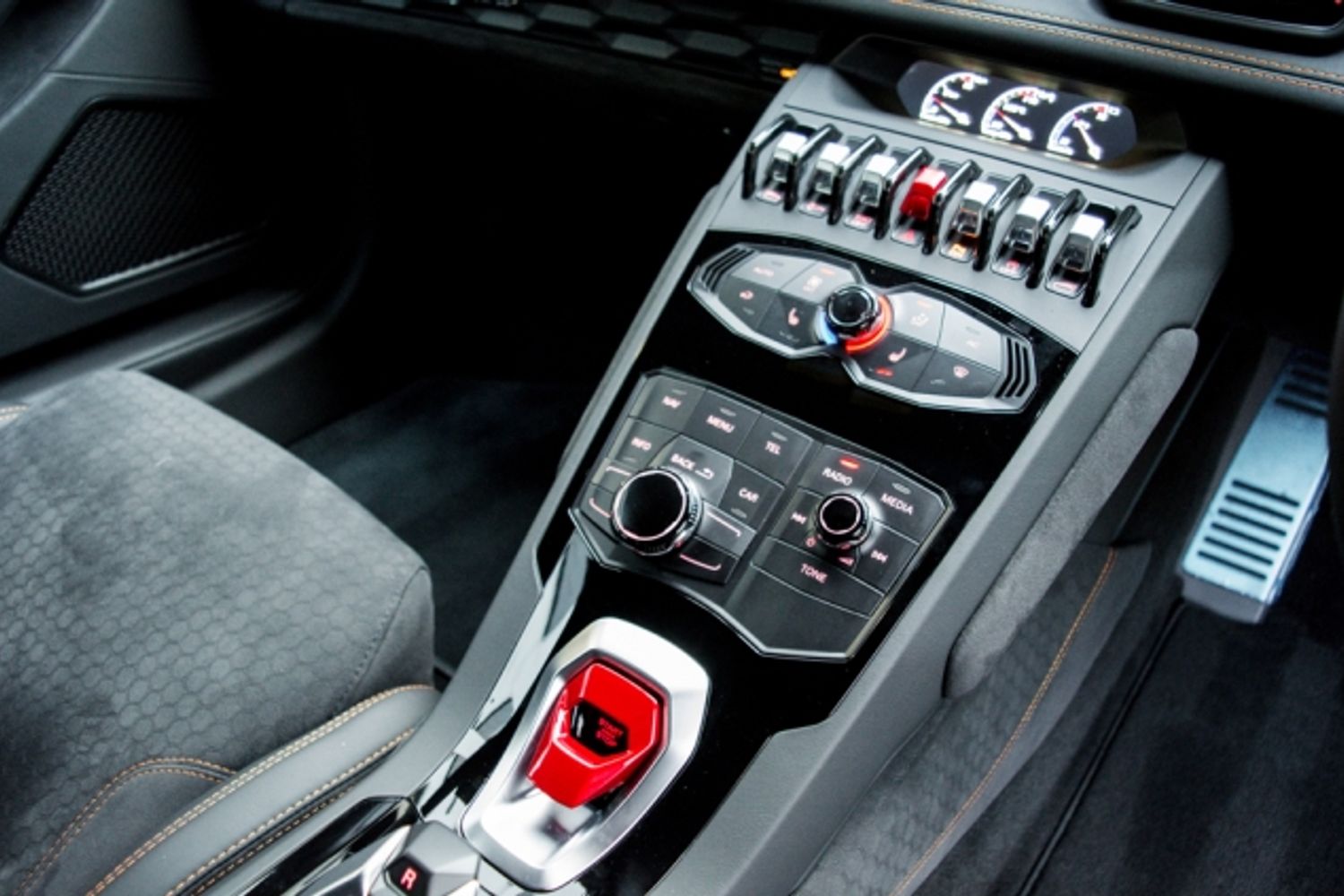 LAMBORGHINI HURACAN COUPE 5.2 LP 610-4 2DR SEMI AUTOMATIC