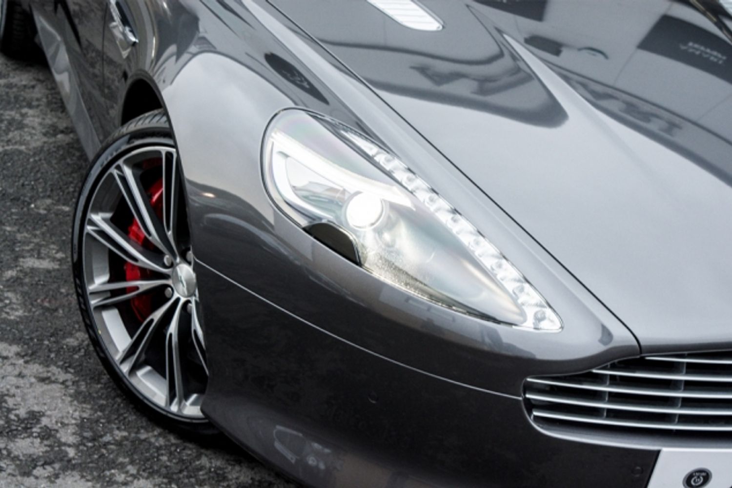 ASTON MARTIN DB9 COUPE 5.9 V12 2DR AUTOMATIC