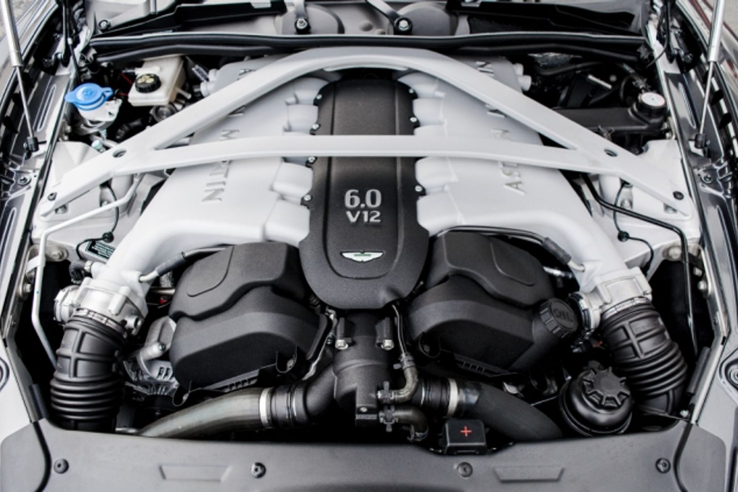 ASTON MARTIN DB9 COUPE 5.9 V12 2DR AUTOMATIC