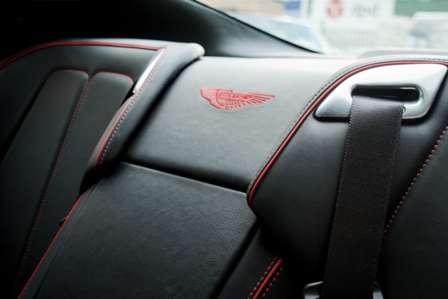 ASTON MARTIN DB9 COUPE 5.9 V12 2DR AUTOMATIC