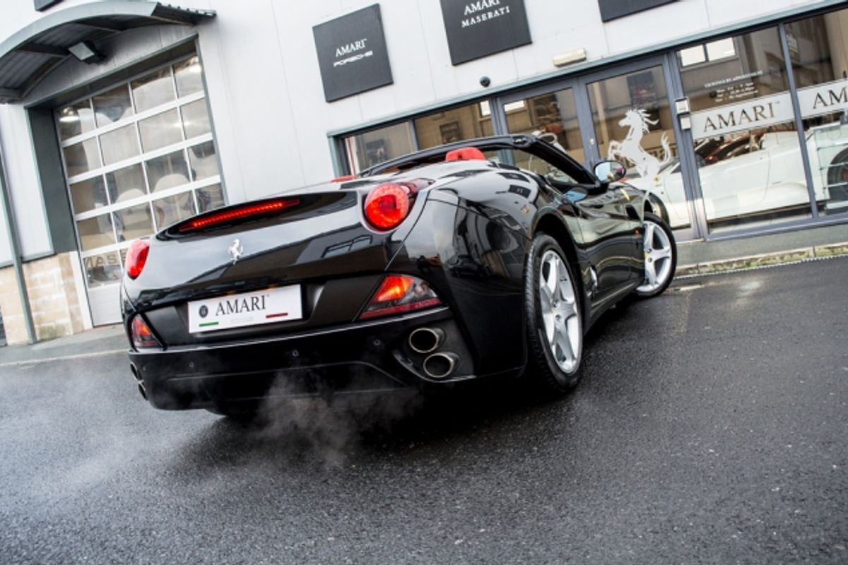 FERRARI CALIFORNIA PETROL Convertible 4.3 2 PLUS 2 2DR Semi Automatic