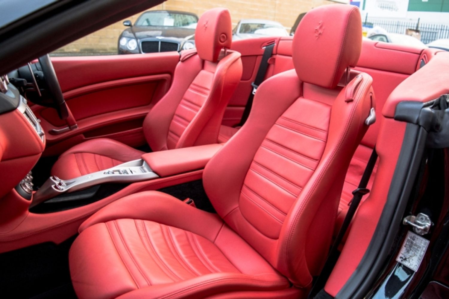 FERRARI CALIFORNIA PETROL Convertible 4.3 2 PLUS 2 2DR Semi Automatic