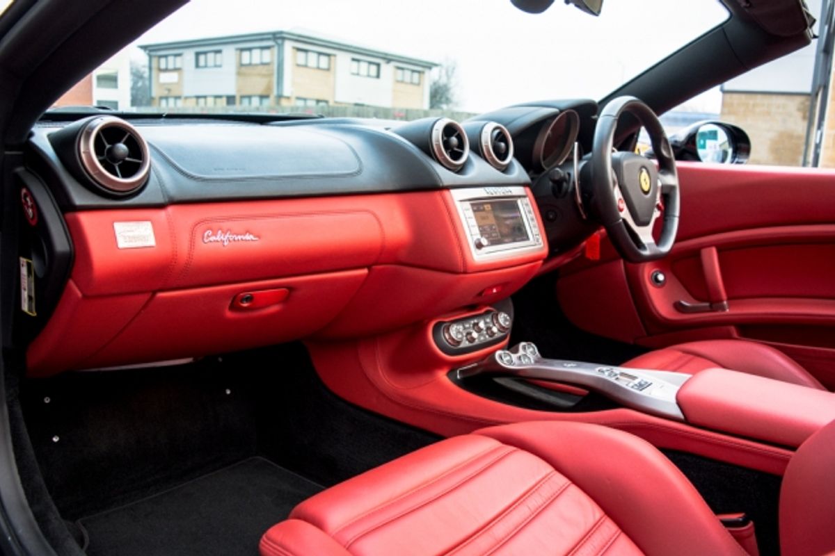 FERRARI CALIFORNIA PETROL Convertible 4.3 2 PLUS 2 2DR Semi Automatic