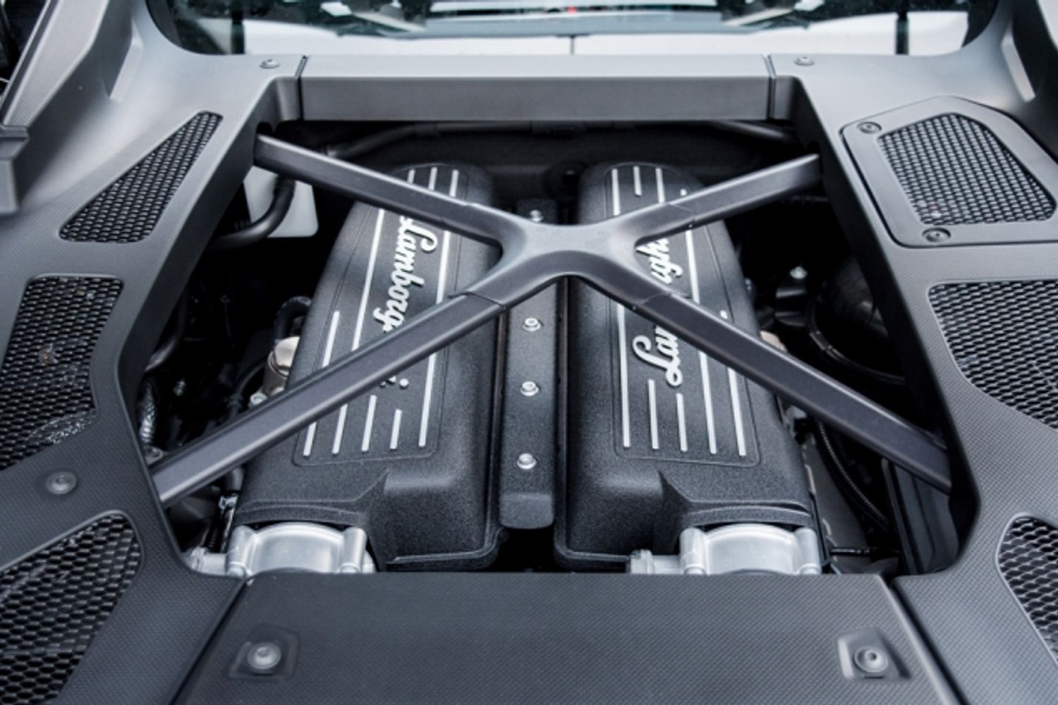 LAMBORGHINI HURACAN COUPE 5.2 LP 610-4 2DR SEMI AUTOMATIC