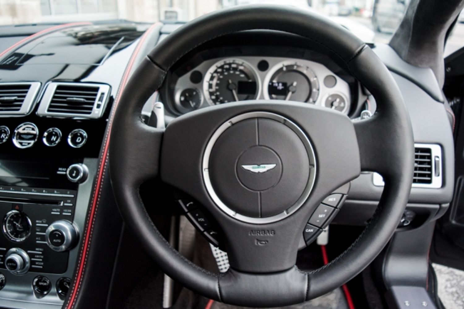 ASTON MARTIN DB9 COUPE 5.9 V12 2DR AUTOMATIC