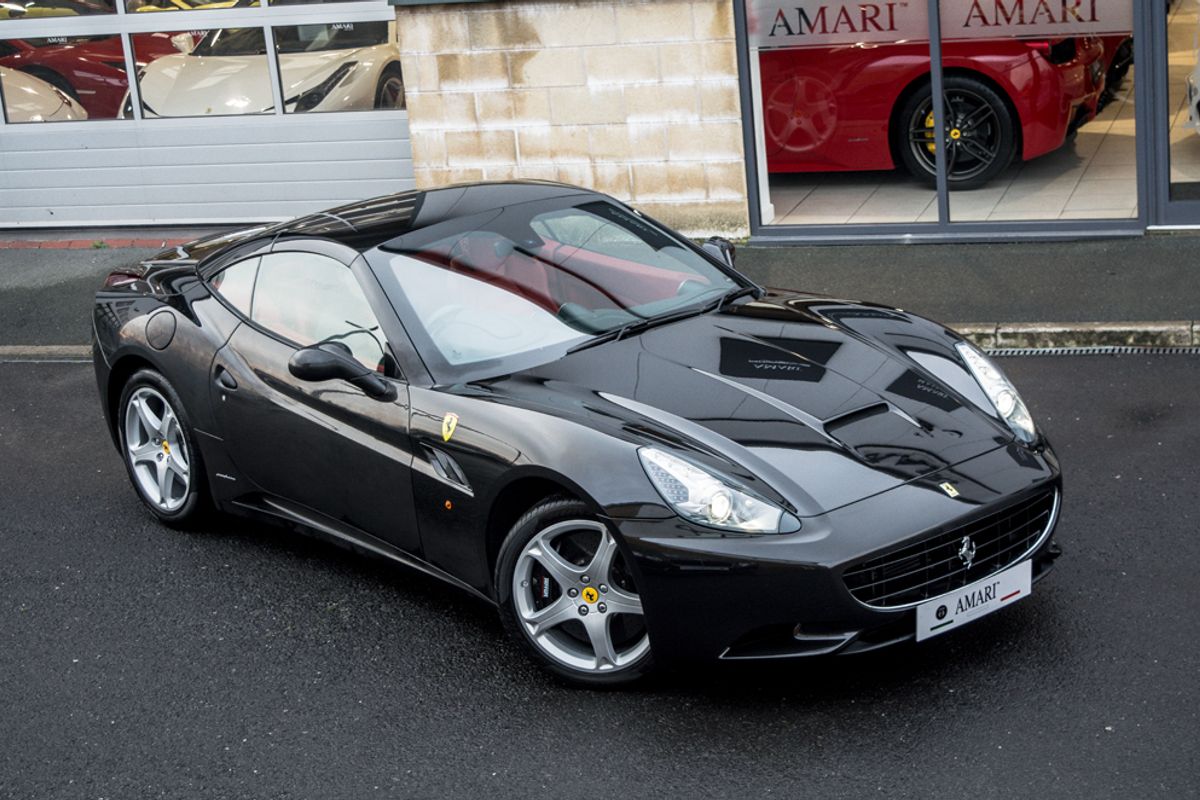 FERRARI CALIFORNIA PETROL Convertible 4.3 2 PLUS 2 2DR Semi Automatic