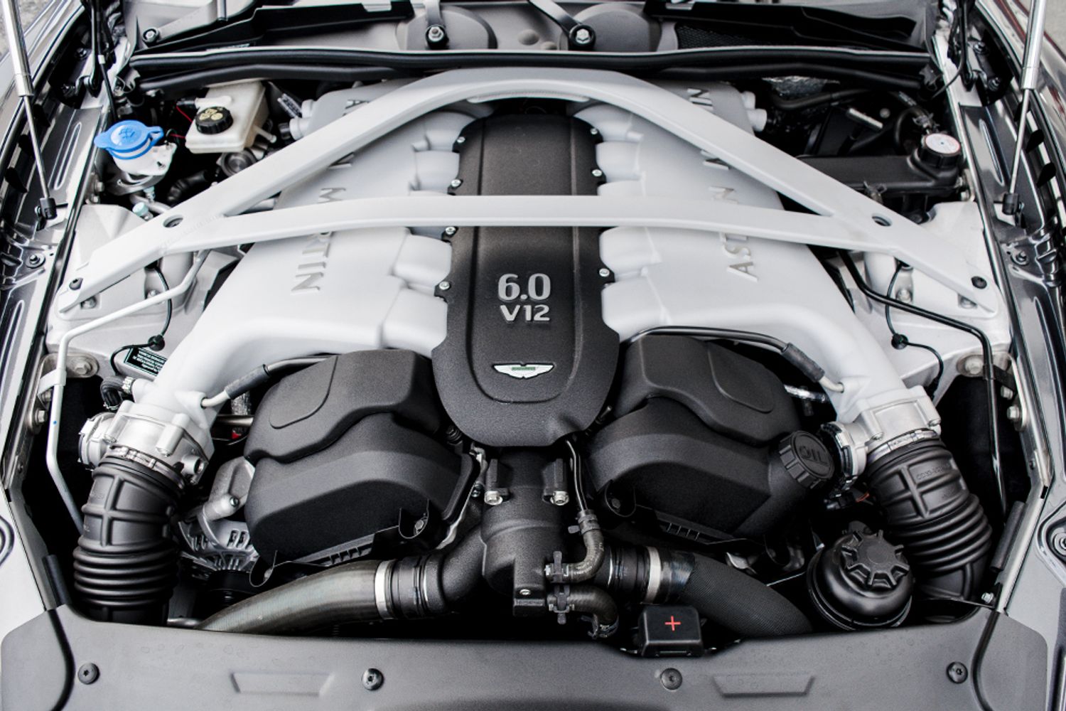 ASTON MARTIN DB9 COUPE 5.9 V12 2DR AUTOMATIC
