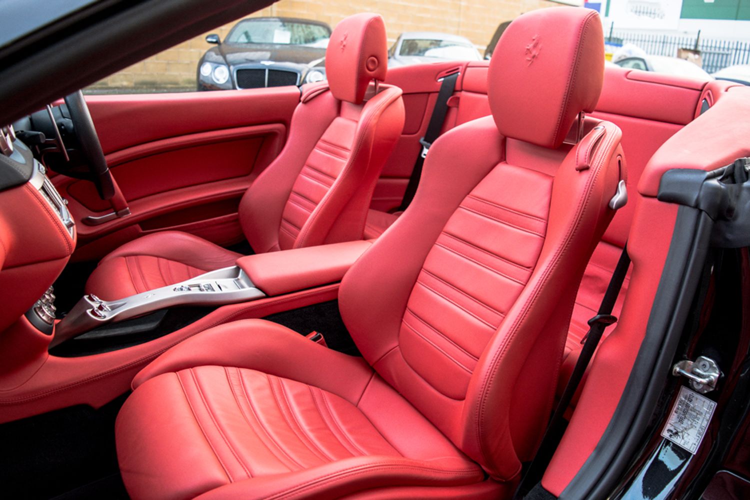 FERRARI CALIFORNIA PETROL Convertible 4.3 2 PLUS 2 2DR Semi Automatic