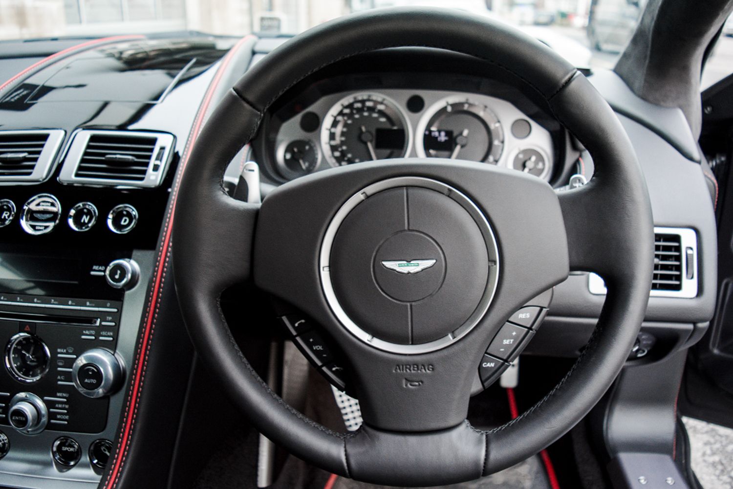 ASTON MARTIN DB9 COUPE 5.9 V12 2DR AUTOMATIC
