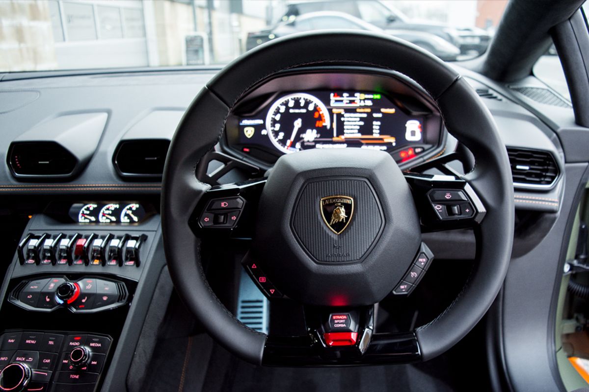 LAMBORGHINI HURACAN COUPE 5.2 LP 610-4 2DR SEMI AUTOMATIC