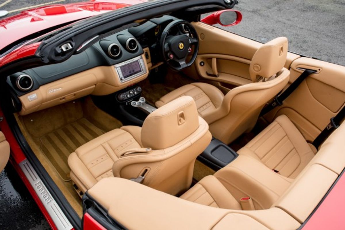 FERRARI CALIFORNIA PETROL Convertible 4.3 2 PLUS 2 2DR Semi Automatic