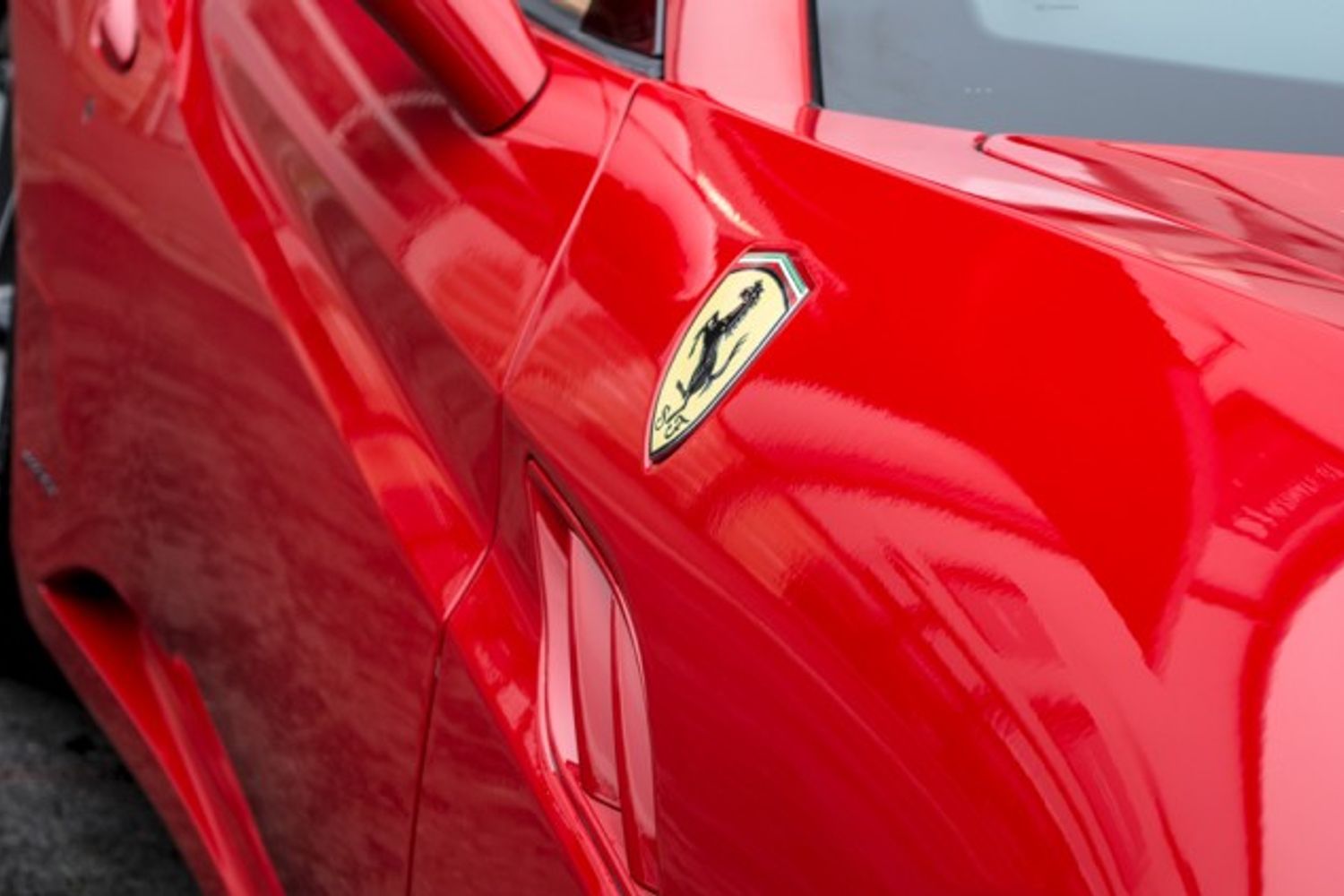 FERRARI CALIFORNIA PETROL Convertible 4.3 2 PLUS 2 2DR Semi Automatic