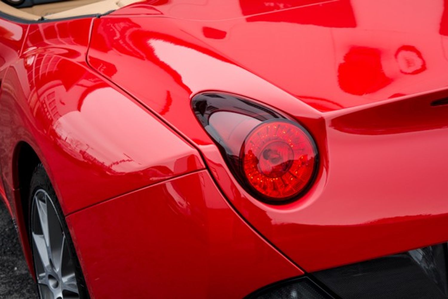 FERRARI CALIFORNIA PETROL Convertible 4.3 2 PLUS 2 2DR Semi Automatic
