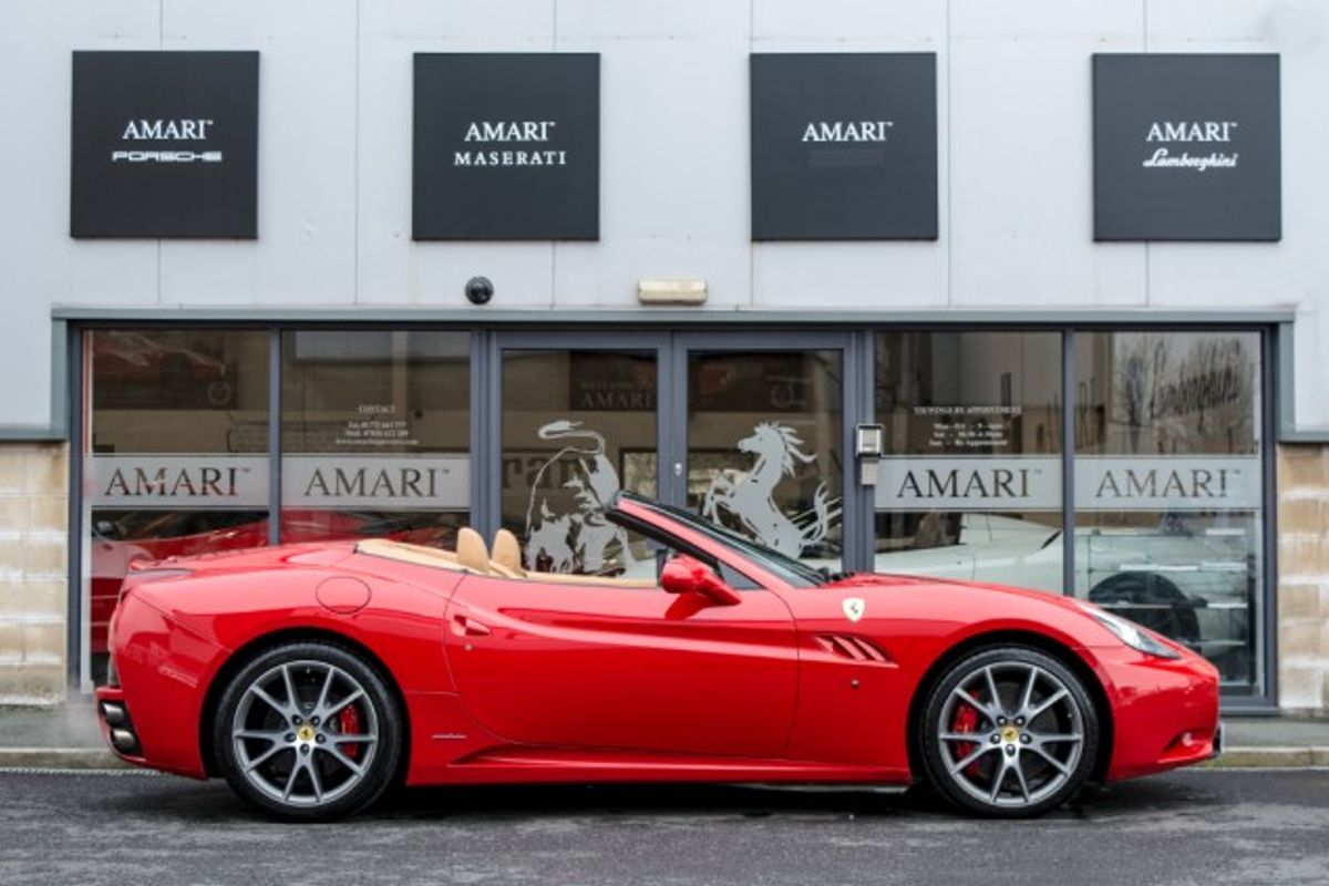 FERRARI CALIFORNIA PETROL Convertible 4.3 2 PLUS 2 2DR Semi Automatic