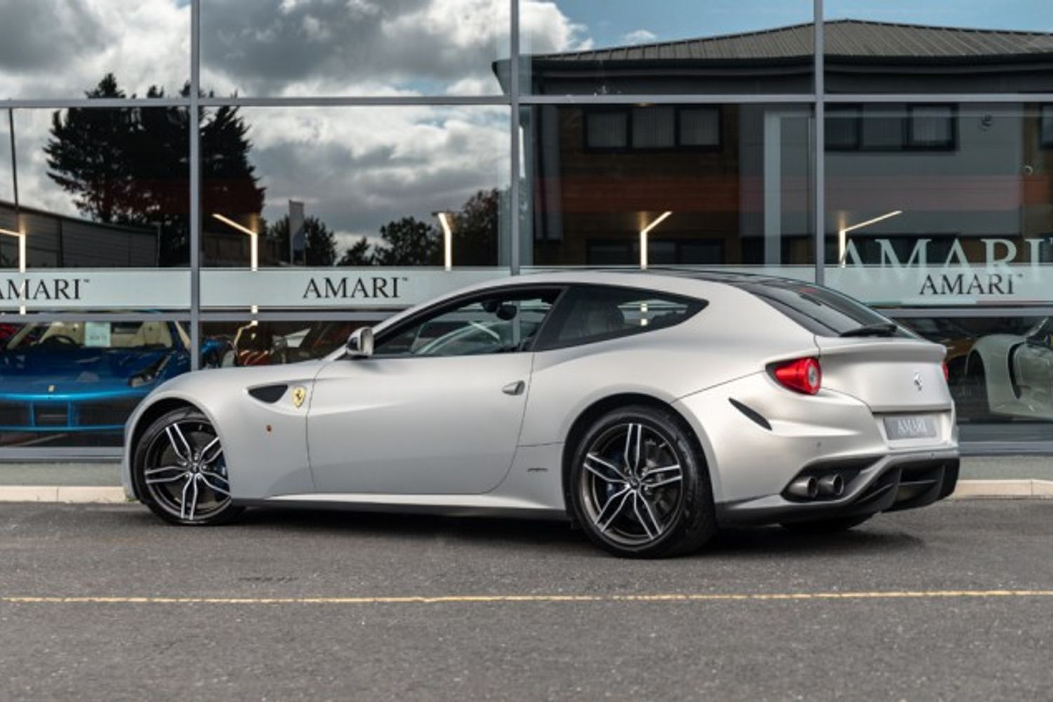 FERRARI FF Hatchback 6.3 V12
