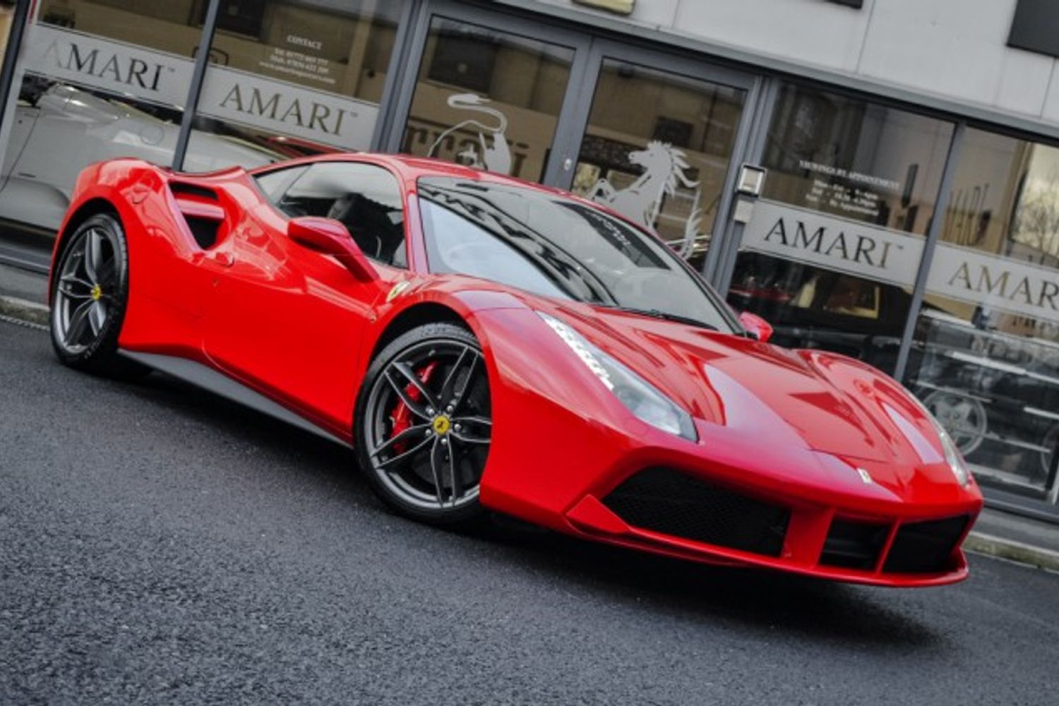 FERRARI 488 PETROL Coupe 3.9 GTB 2DR Semi Automatic