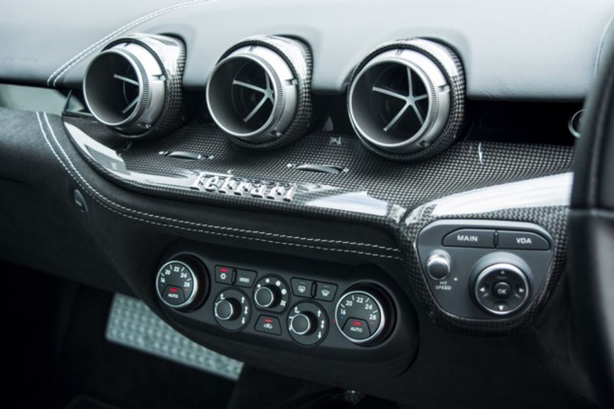 FERRARI F12 BERLINETTA PETROL Coupe 6.3 AB 2DR Semi Automatic