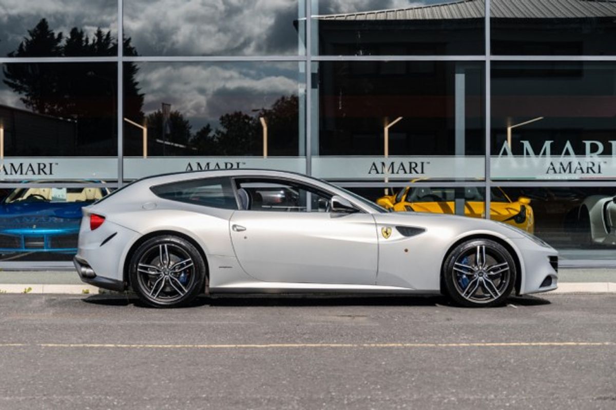 FERRARI FF Hatchback 6.3 V12