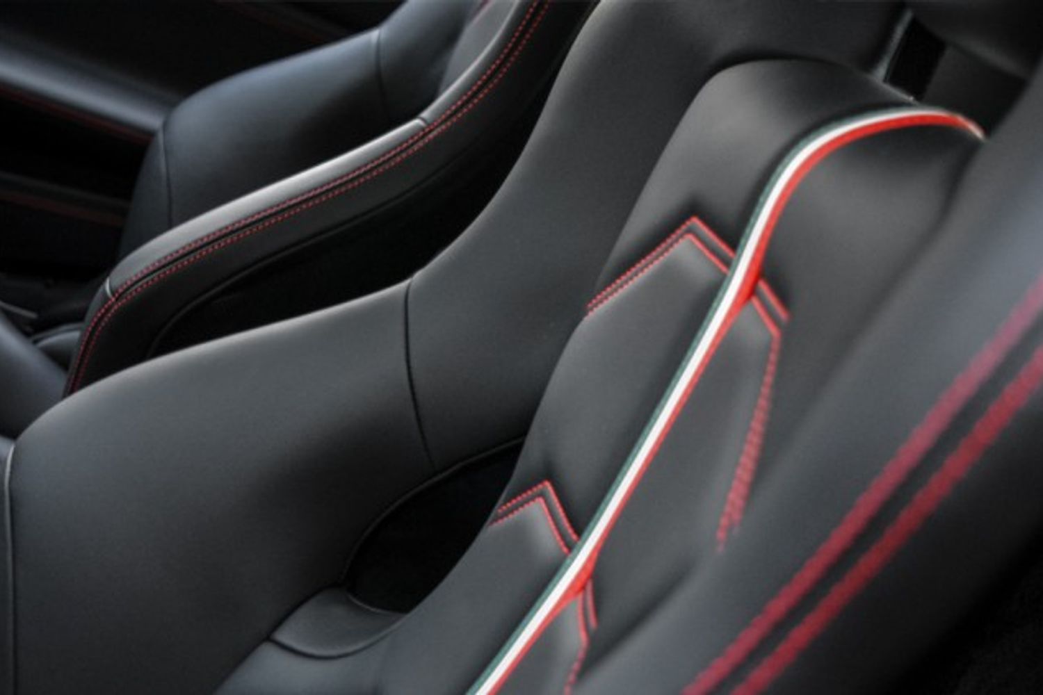 FERRARI 488 PETROL Coupe 3.9 GTB 2DR Semi Automatic