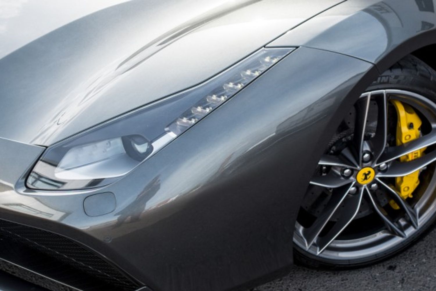 FERRARI 488 PETROL Coupe 3.9 GTB 2DR Semi Automatic