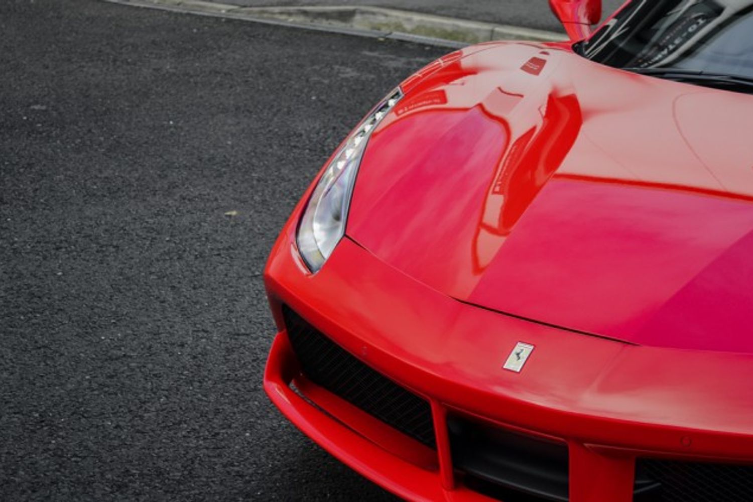 FERRARI 488 PETROL Coupe 3.9 GTB 2DR Semi Automatic