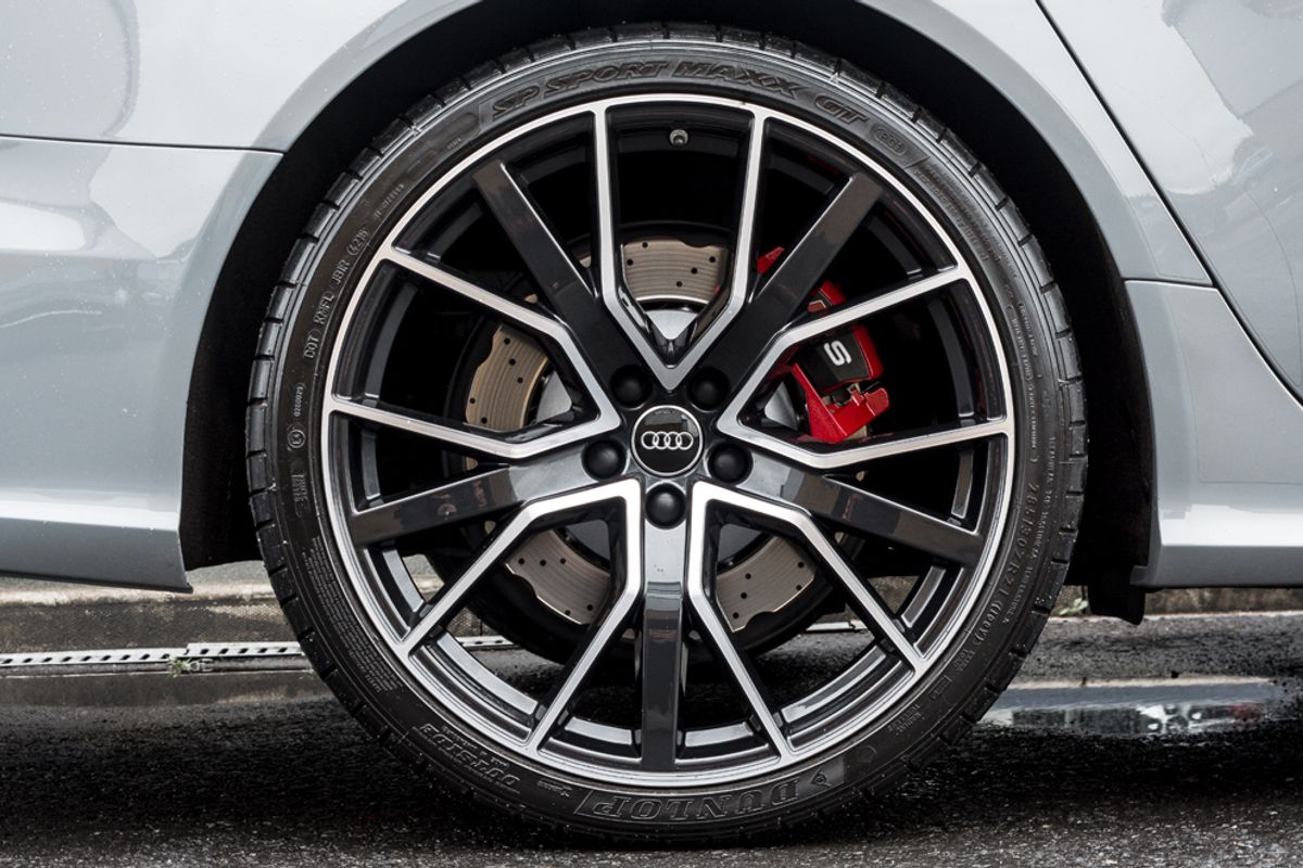 AUDI RS6 PETROL Estate 4.0 RS6 PLUS AVANT TFSI QUATTRO 5DR Performance Automatic