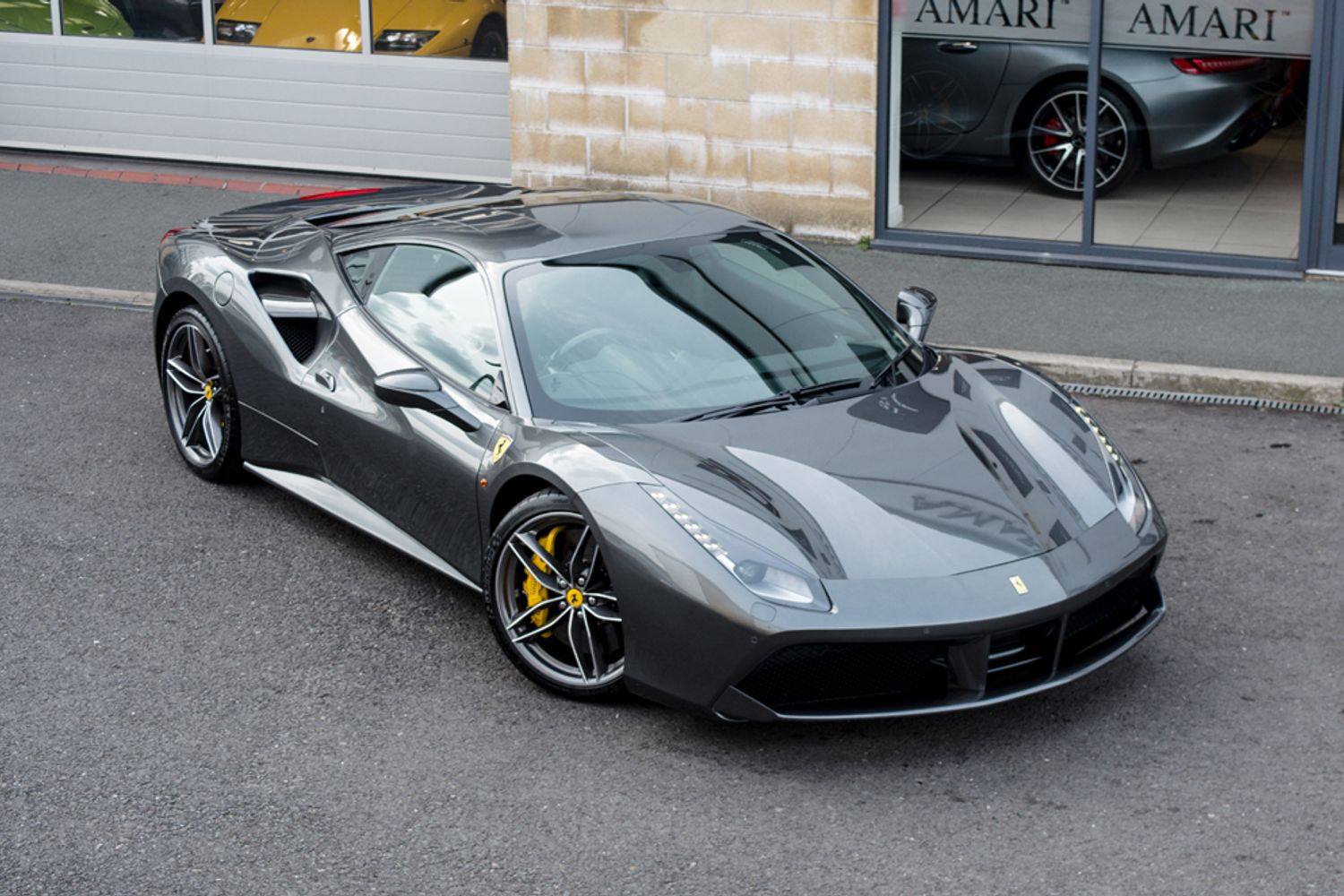 FERRARI 488 PETROL Coupe 3.9 GTB 2DR Semi Automatic