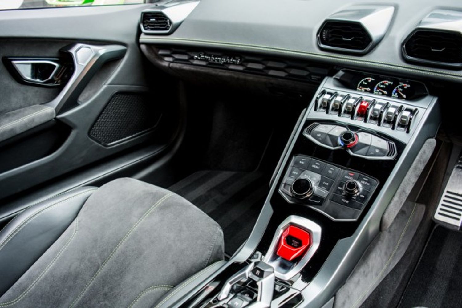 LAMBORGHINI HURACAN PETROL Coupe 5.2 LP 610-4 2DR Semi Automatic