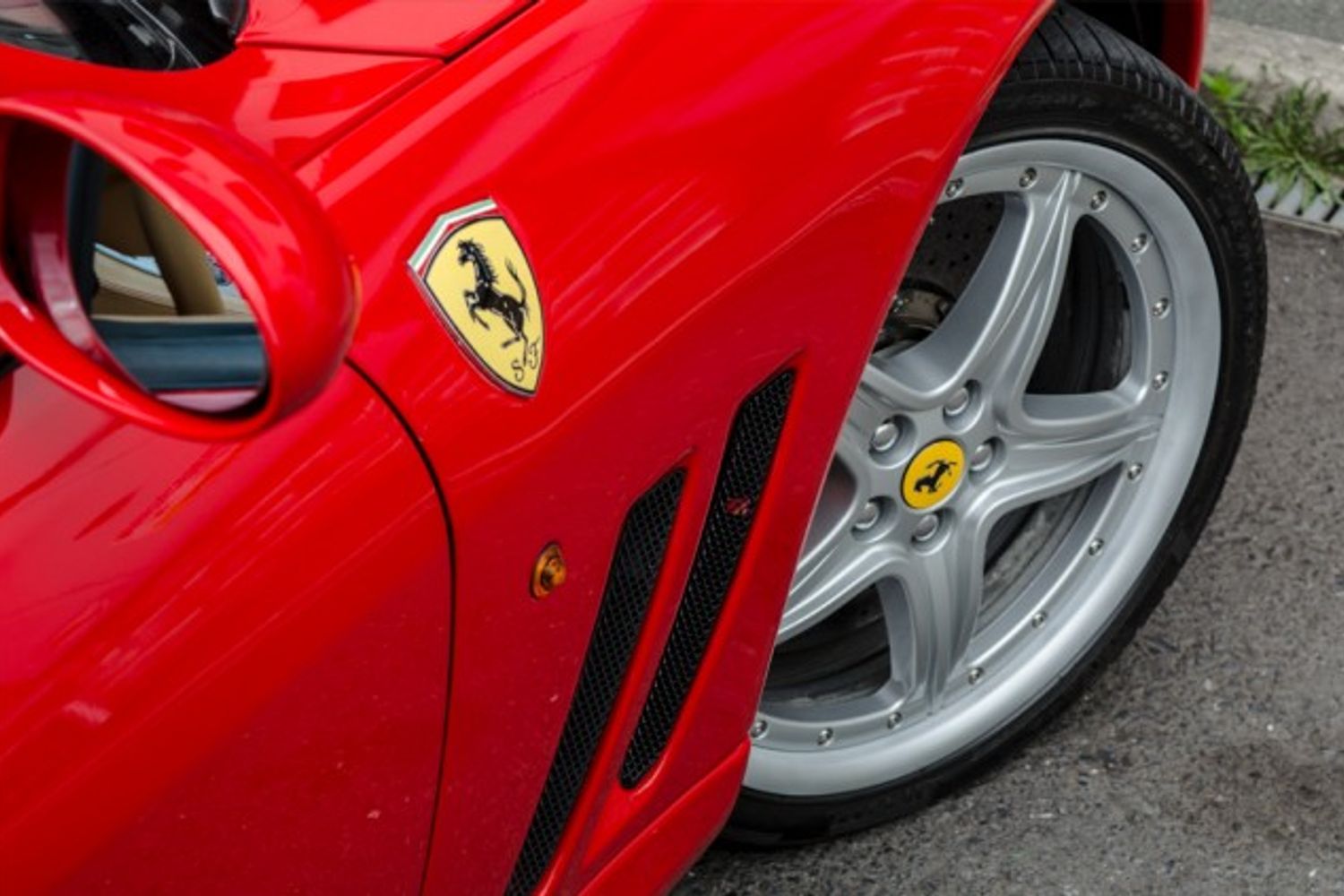 FERRARI 575M Superamerica Convertible 5.7 2DR