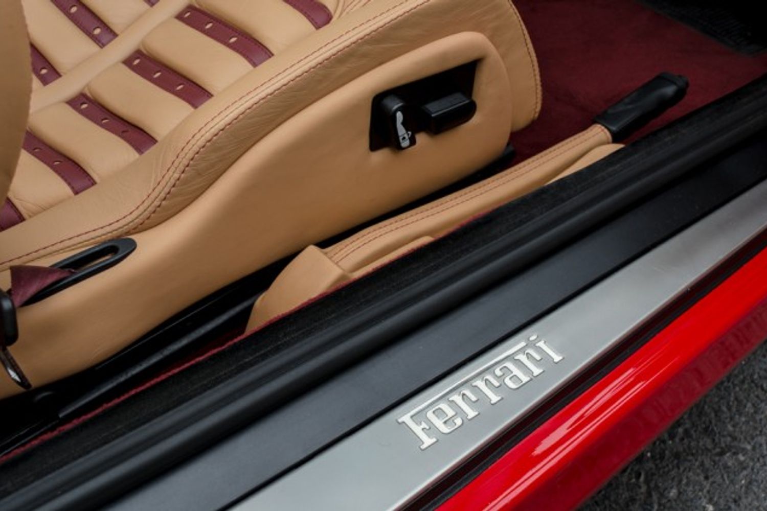 FERRARI 575M Superamerica Convertible 5.7 2DR