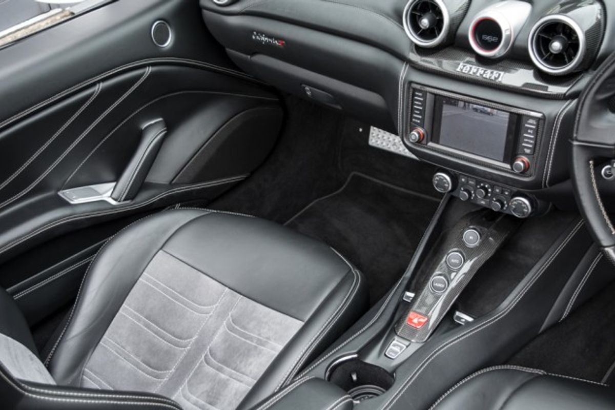 FERRARI CALIFORNIA PETROL Convertible 3.9 DD 2DR Semi Automatic