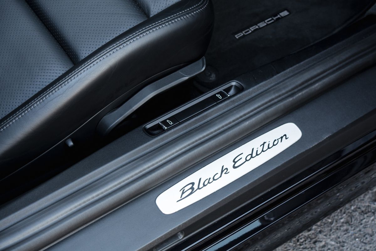 PORSCHE BOXSTER PETROL Convertible 2.7 24V BLACK EDITION PDK 2DR Semi Automatic