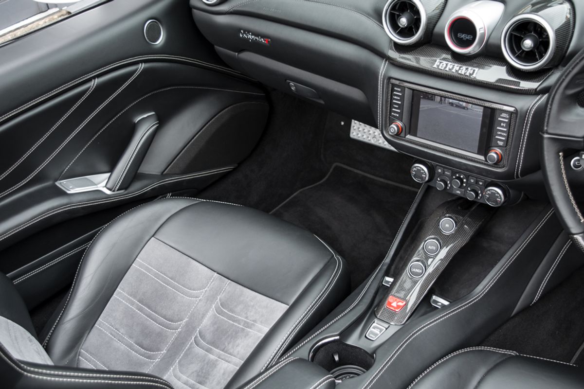 FERRARI CALIFORNIA PETROL Convertible 3.9 DD 2DR Semi Automatic