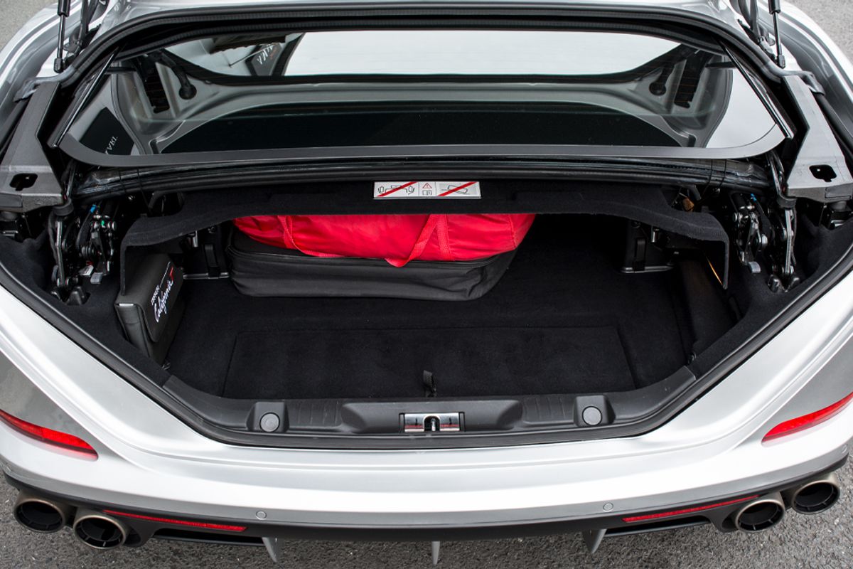 FERRARI CALIFORNIA PETROL Convertible 3.9 DD 2DR Semi Automatic