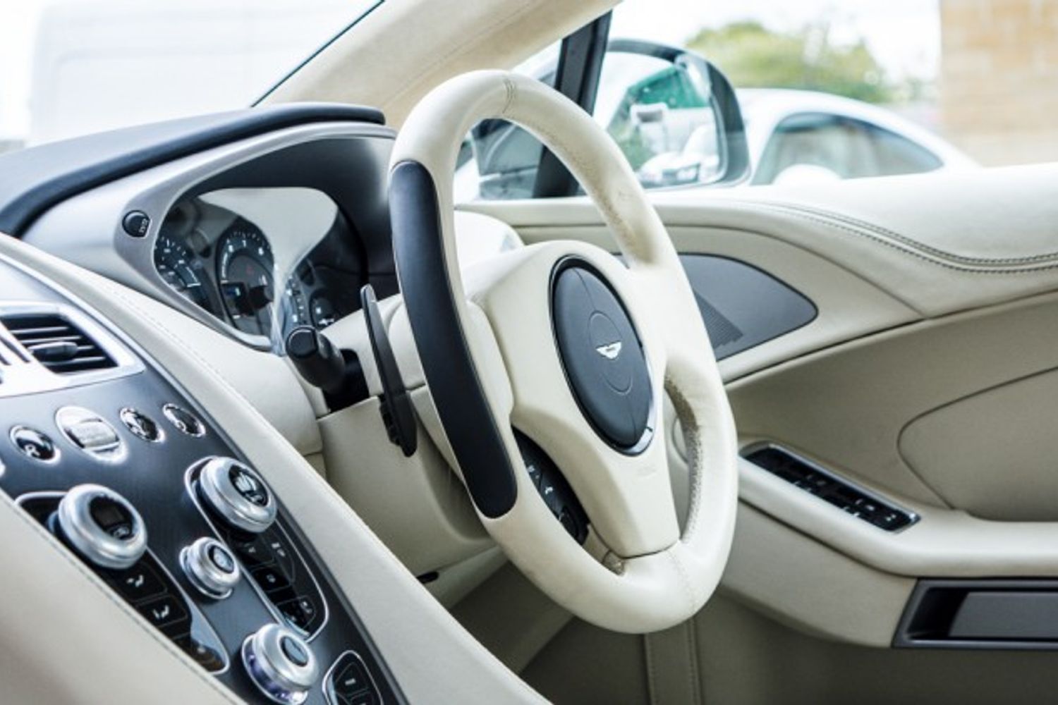 ASTON MARTIN VANQUISH COUPE 5.9 V12 2DR AUTOMATIC